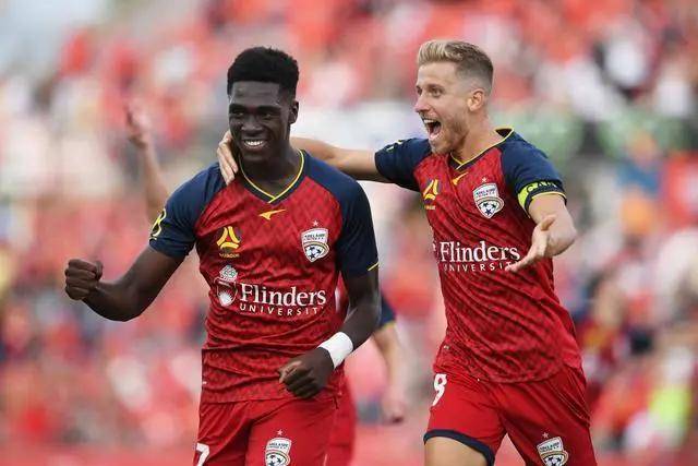 东契奇32+6+9小卡复出15分 独行侠险胜快船1-1